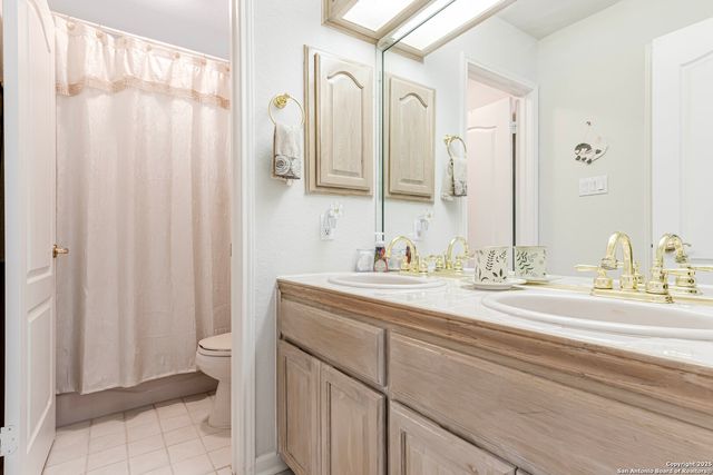 7 Eton Green Circle, San Antonio, TX 78257