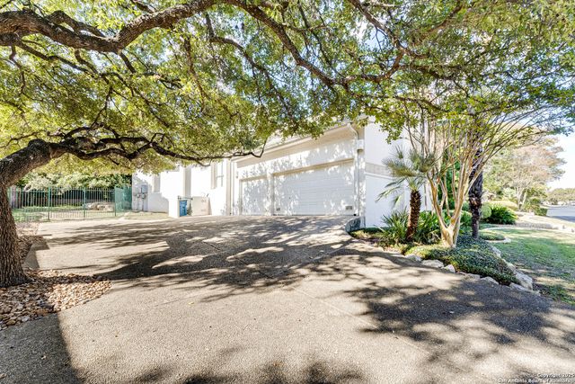 7 Eton Green Circle, San Antonio, TX 78257