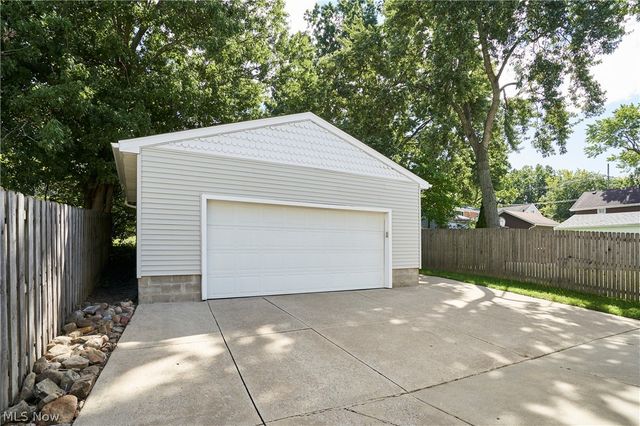 1831 17th Street, Cuyahoga Falls, OH 44223