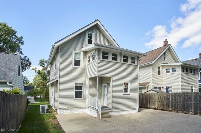 1831 17th Street, Cuyahoga Falls, OH 44223