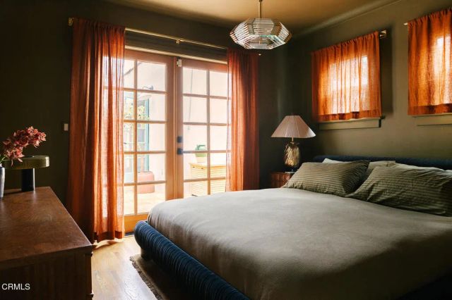 1306 N Coronado Street, Los Angeles, CA 90026