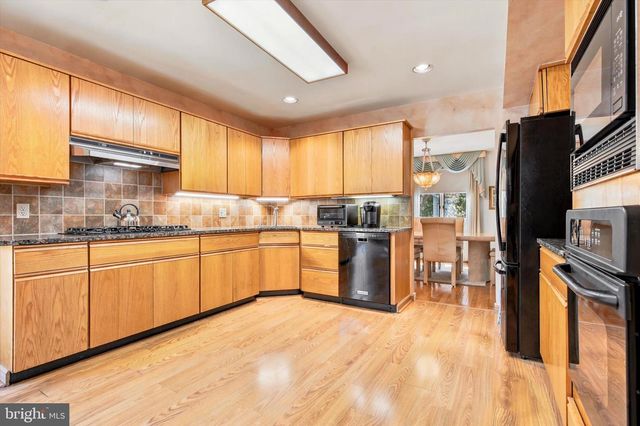 75 TOLL DR, Southampton, PA 18966