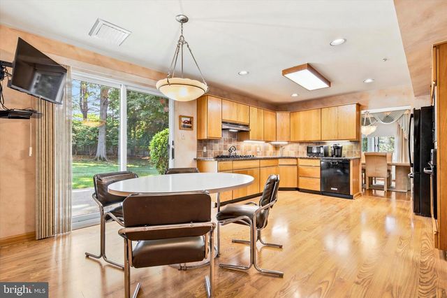 75 TOLL DR, Southampton, PA 18966