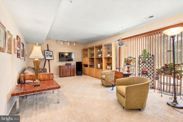 75 TOLL DR, Southampton, PA 18966