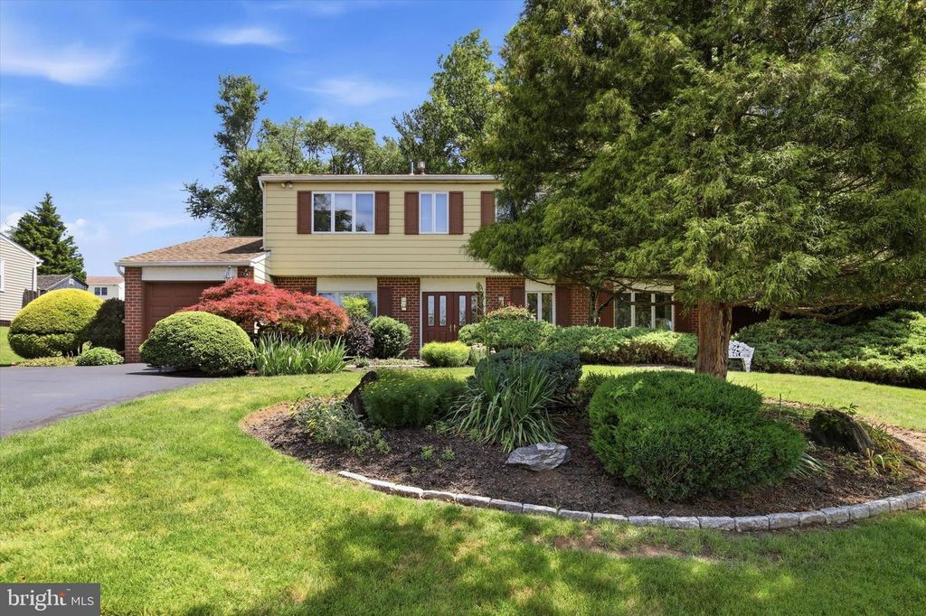 75 TOLL DR, Southampton, PA 18966