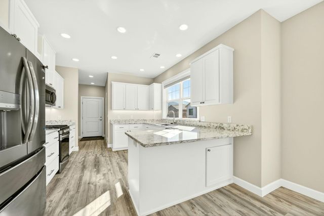 280 Oak Valley Drive, Talent, OR 97540