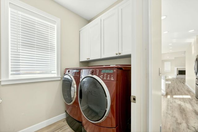 280 Oak Valley Drive, Talent, OR 97540