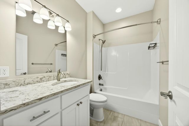 280 Oak Valley Drive, Talent, OR 97540