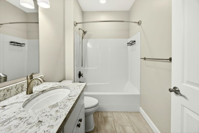 280 Oak Valley Drive, Talent, OR 97540