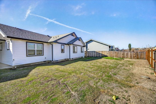 280 Oak Valley Drive, Talent, OR 97540