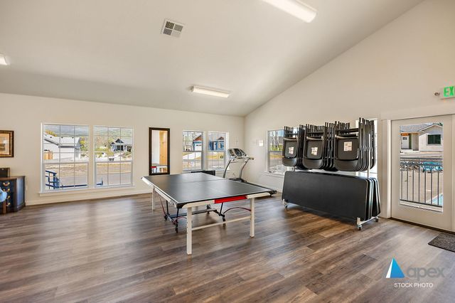 280 Oak Valley Drive, Talent, OR 97540