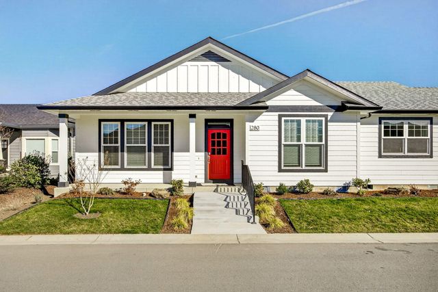 280 Oak Valley Drive, Talent, OR 97540