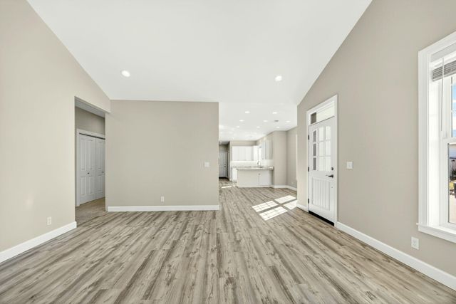 280 Oak Valley Drive, Talent, OR 97540