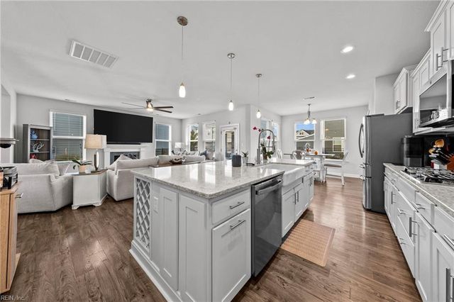 2848 Kingsfield DR, Virginia Beach, VA 23456
