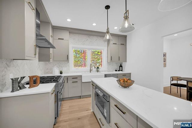 25 Wardell Road, Livingston, NJ 07039