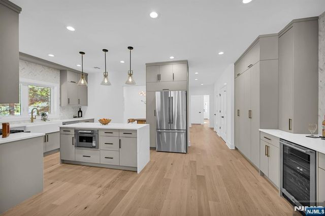 25 Wardell Road, Livingston, NJ 07039