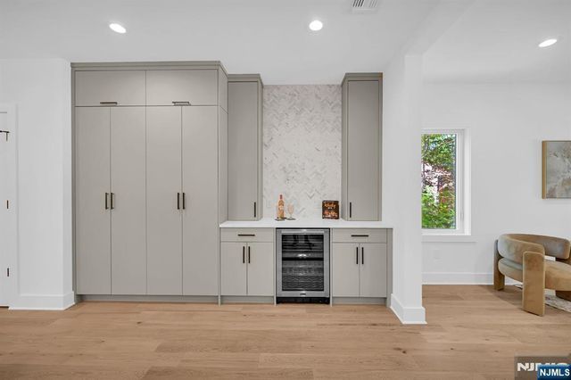 25 Wardell Road, Livingston, NJ 07039