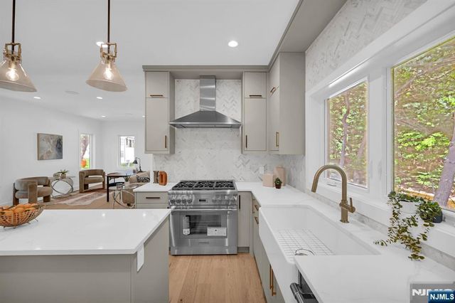 25 Wardell Road, Livingston, NJ 07039