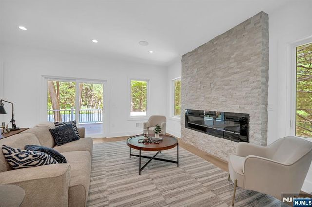 25 Wardell Road, Livingston, NJ 07039