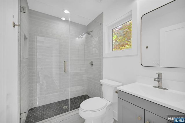 25 Wardell Road, Livingston, NJ 07039