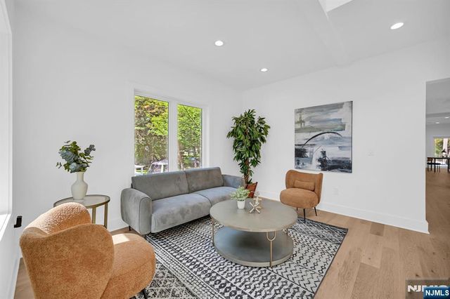 25 Wardell Road, Livingston, NJ 07039