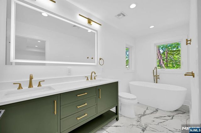 25 Wardell Road, Livingston, NJ 07039