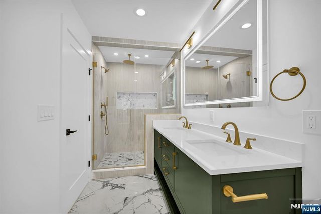 25 Wardell Road, Livingston, NJ 07039