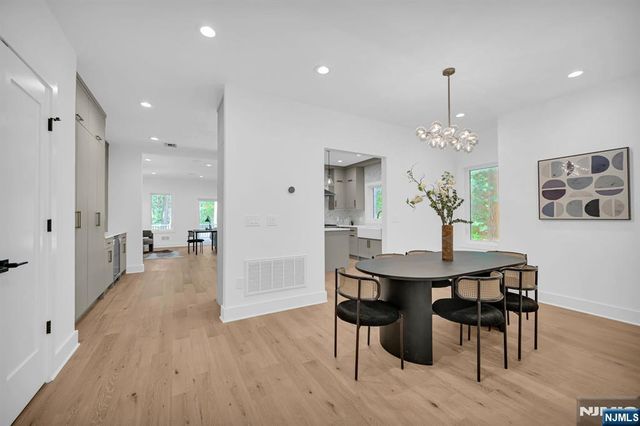 25 Wardell Road, Livingston, NJ 07039