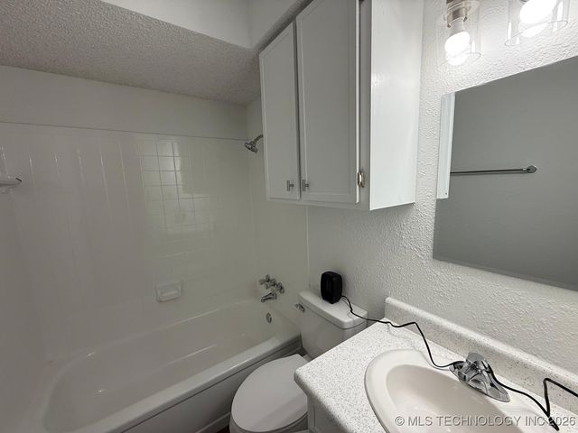 2218 E 66th Place 1101, Tulsa, OK 74136