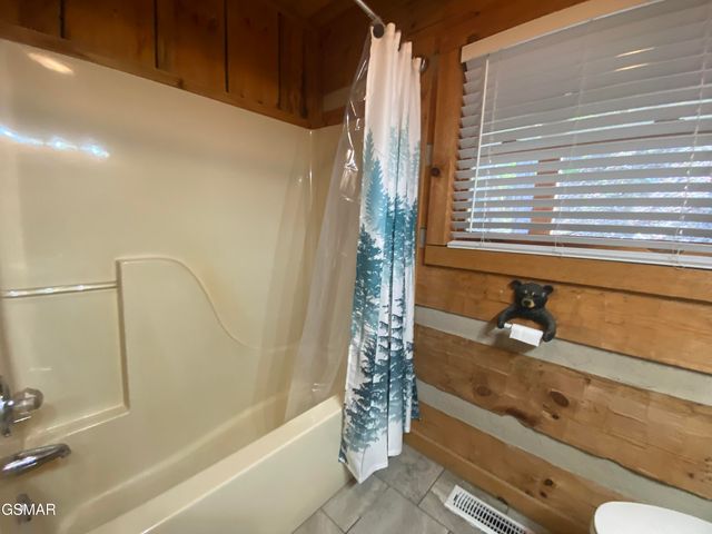 2601 Black Bear Lane, Sevierville, TN 37876