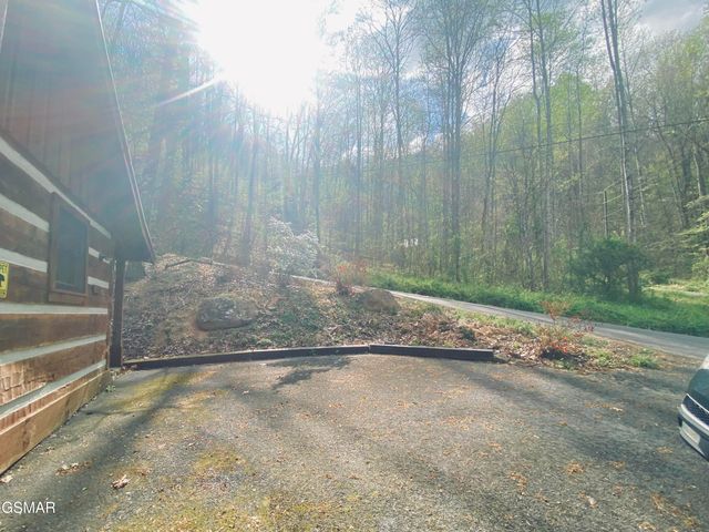 2601 Black Bear Lane, Sevierville, TN 37876