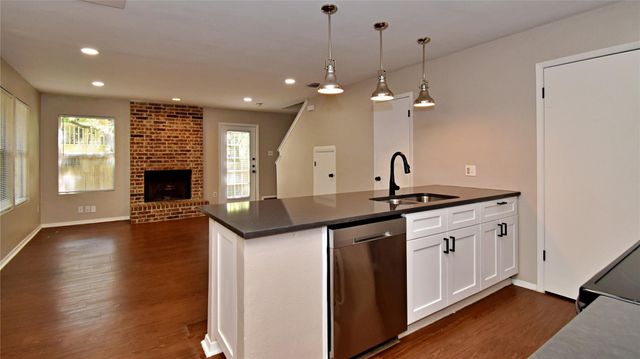 4411 Whispering Valley DR C, Austin, TX 78727