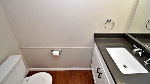 4411 Whispering Valley DR C, Austin, TX 78727