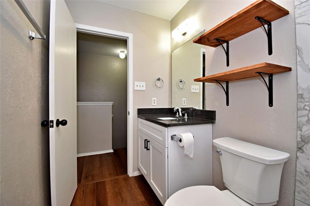 4411 Whispering Valley DR C, Austin, TX 78727