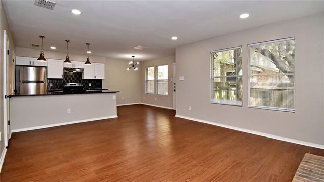 4411 Whispering Valley DR C, Austin, TX 78727