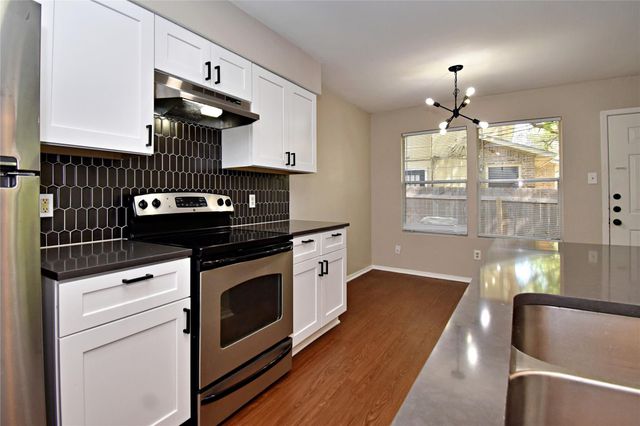 4411 Whispering Valley DR C, Austin, TX 78727