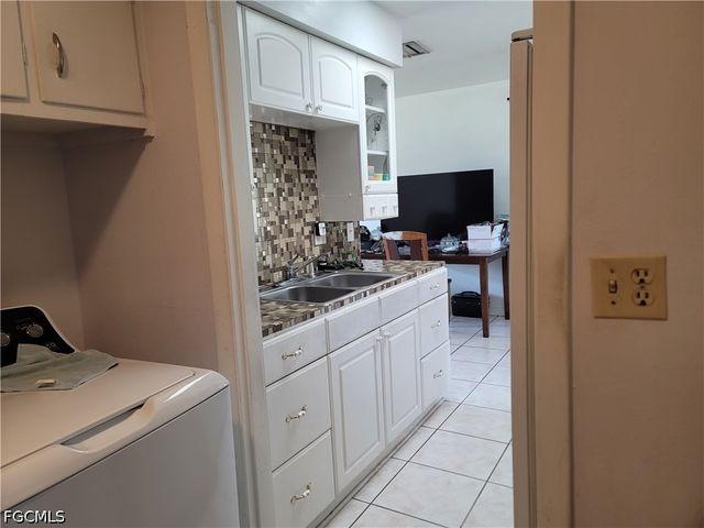 511 Wyoming RD, Lehigh Acres, FL 33936