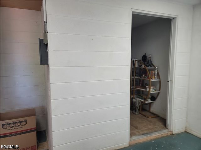 511 Wyoming RD, Lehigh Acres, FL 33936