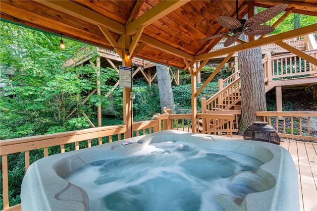 55 River Bend Lane, Blue Ridge, GA 30513
