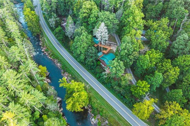 55 River Bend Lane, Blue Ridge, GA 30513