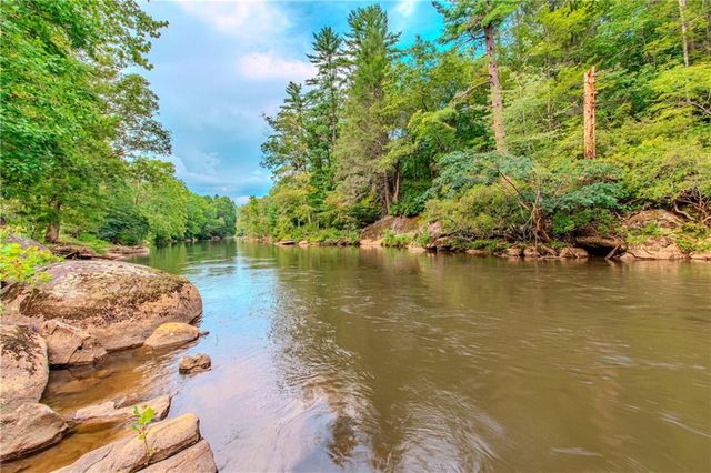 55 River Bend Lane, Blue Ridge, GA 30513