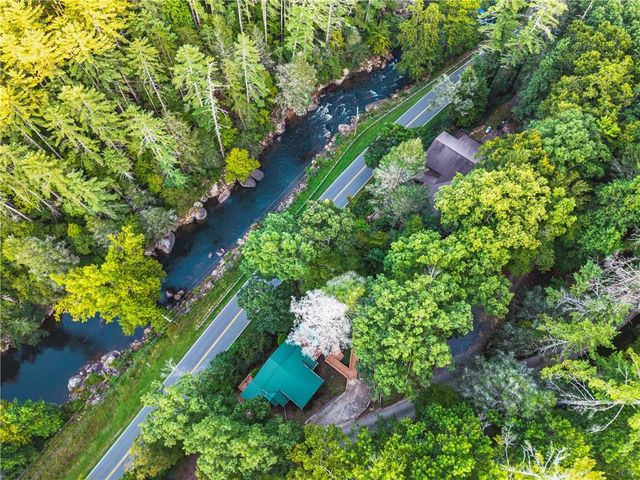 55 River Bend Lane, Blue Ridge, GA 30513
