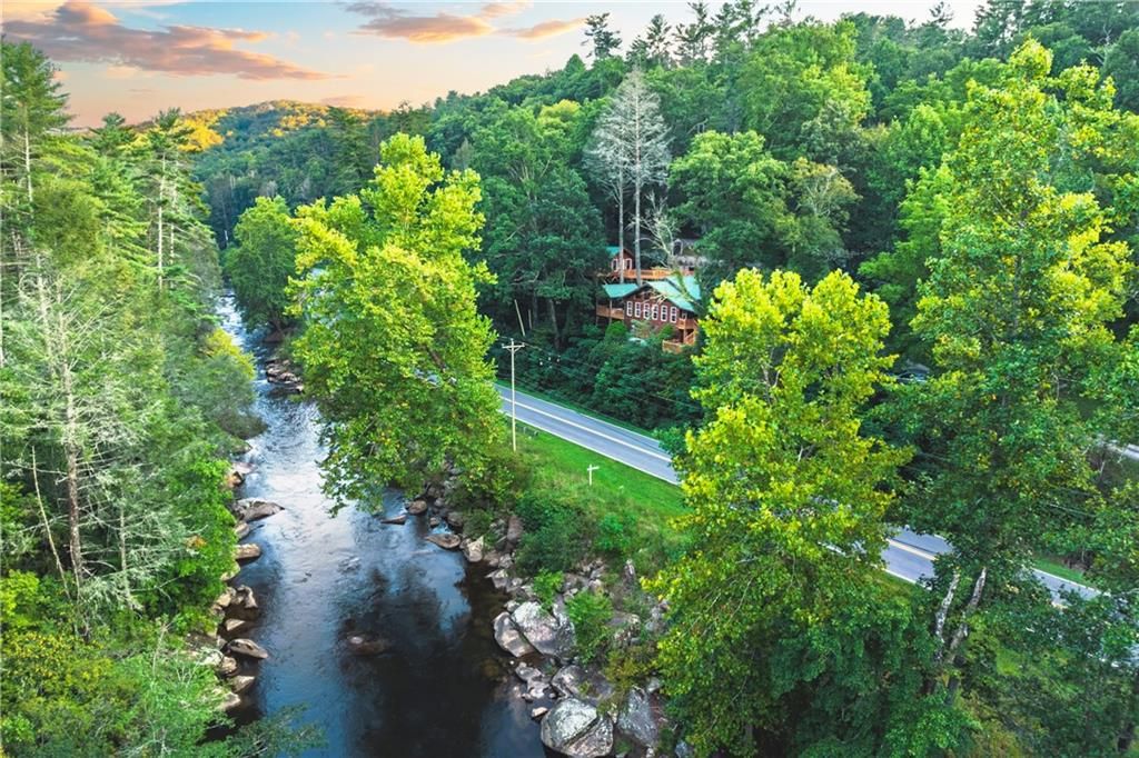 55 River Bend Lane, Blue Ridge, GA 30513