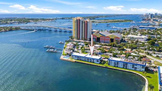 400 Wilma Circle 206, Riviera Beach, FL 33404