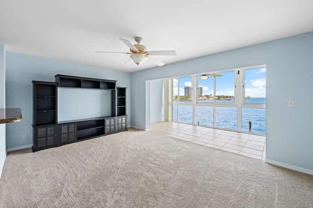 400 Wilma Circle 206, Riviera Beach, FL 33404