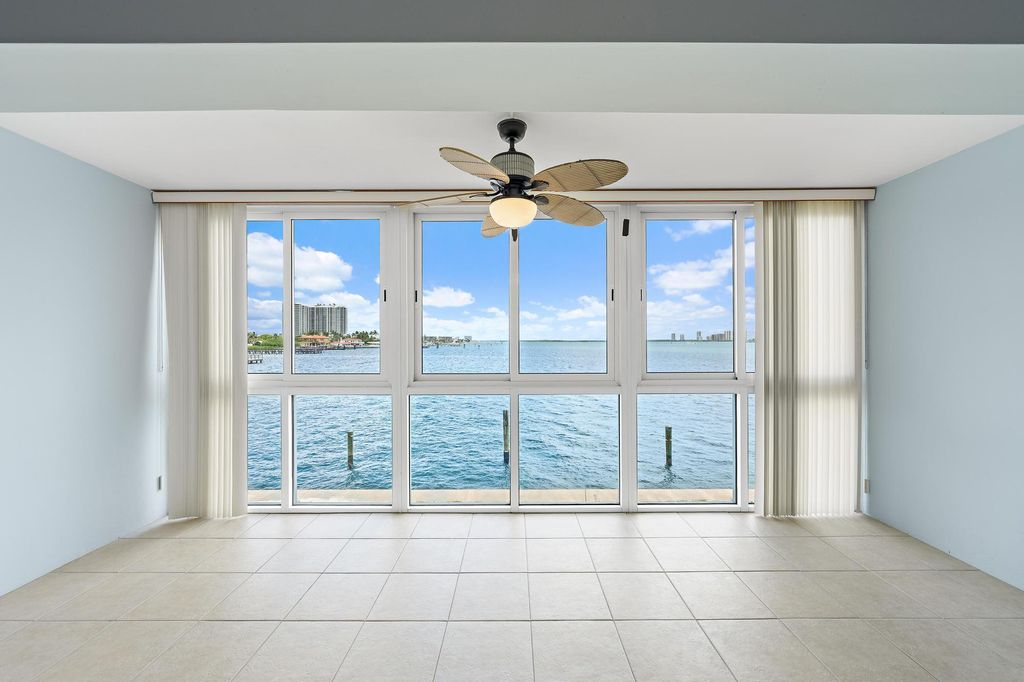 400 Wilma Circle 206, Riviera Beach, FL 33404