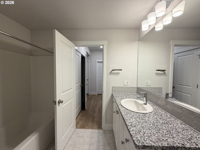 18404 Sw SUGARLOAF Ln, Beaverton, OR 97007