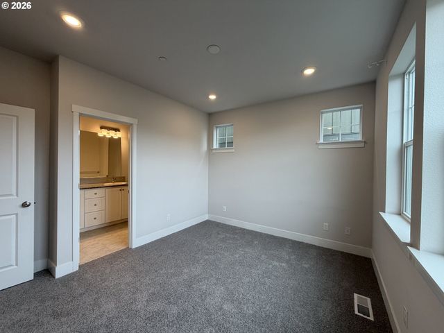 18404 Sw SUGARLOAF Ln, Beaverton, OR 97007