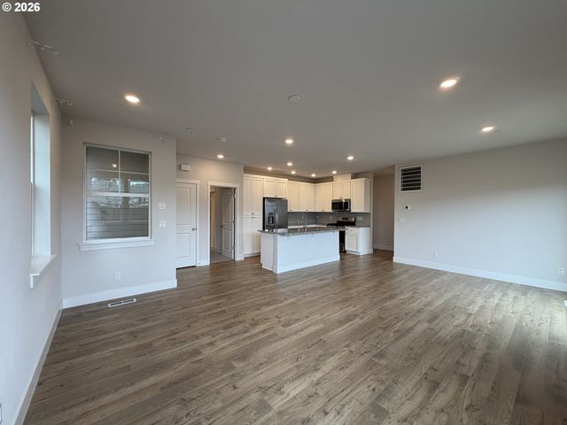18404 Sw SUGARLOAF Ln, Beaverton, OR 97007