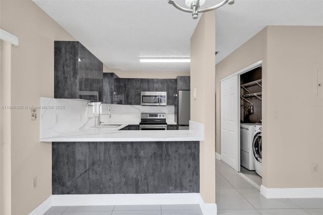 2050 NE 140th St 1, North Miami Beach, FL 33181